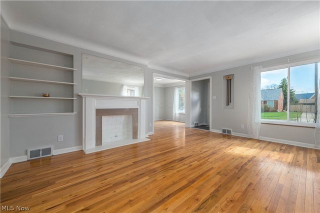 6392 Doncaster Avenue, Parma, OH 44129