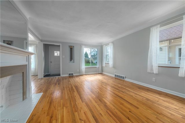 6392 Doncaster Avenue, Parma, OH 44129