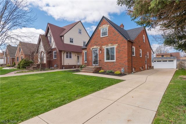 6392 Doncaster Avenue, Parma, OH 44129