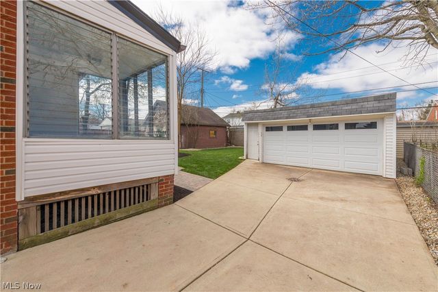 6392 Doncaster Avenue, Parma, OH 44129