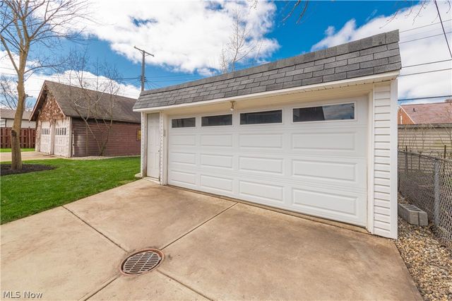 6392 Doncaster Avenue, Parma, OH 44129