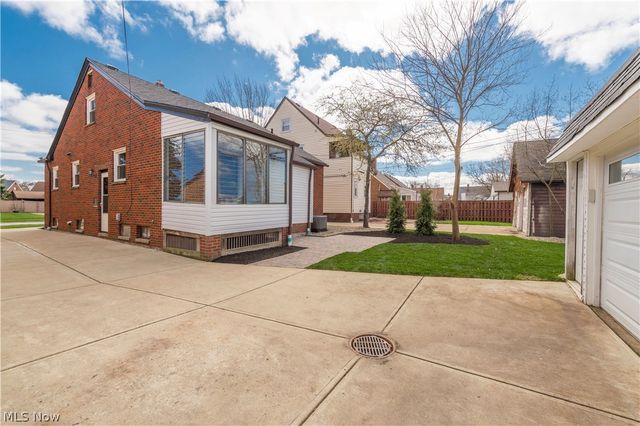 6392 Doncaster Avenue, Parma, OH 44129