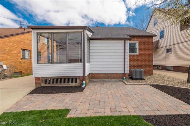 6392 Doncaster Avenue, Parma, OH 44129