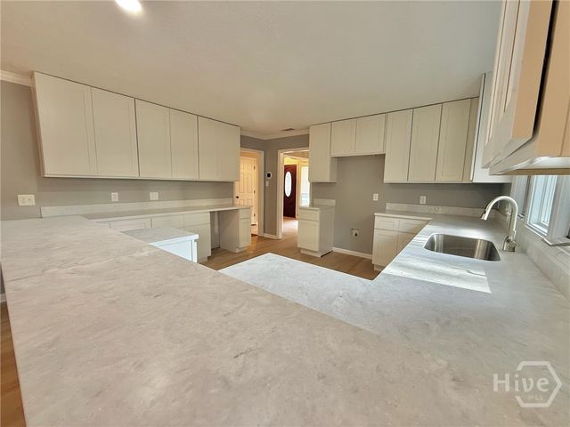 10 Cove Drive, Savannah, GA 31419