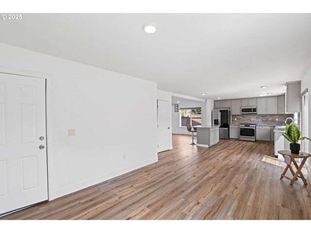 17095 Se MANLEY St, Portland, OR 97236