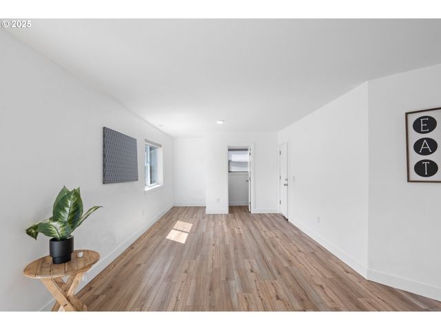 17095 Se MANLEY St, Portland, OR 97236