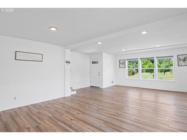 17095 Se MANLEY St, Portland, OR 97236
