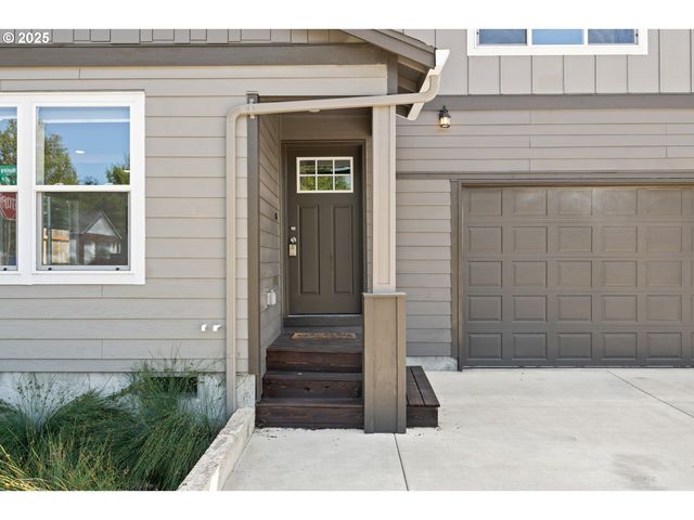 17095 Se MANLEY St, Portland, OR 97236