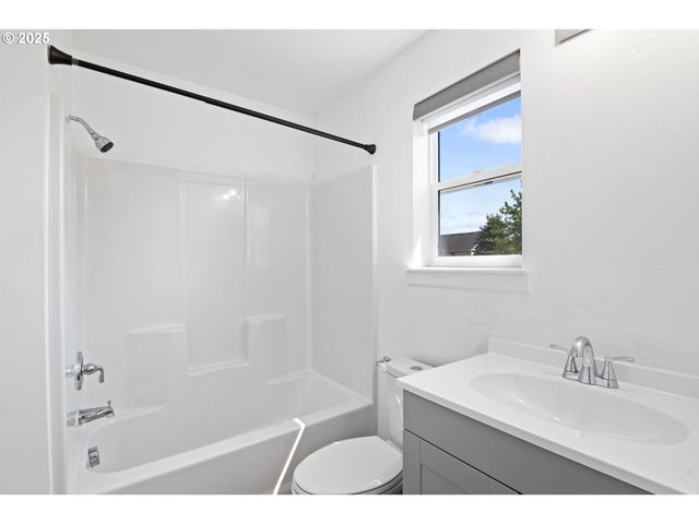 17095 Se MANLEY St, Portland, OR 97236