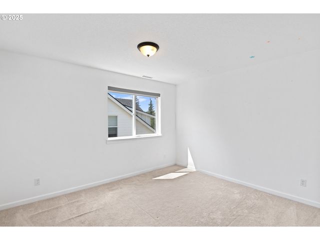 17095 Se MANLEY St, Portland, OR 97236