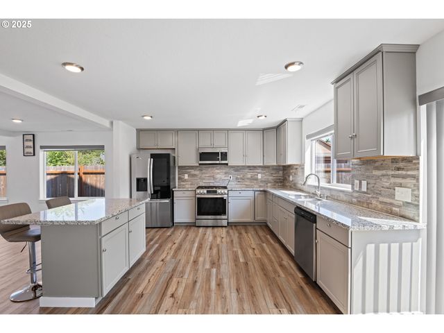 17095 Se MANLEY St, Portland, OR 97236
