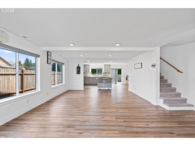 17095 Se MANLEY St, Portland, OR 97236