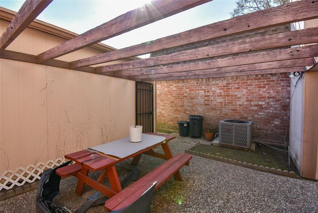 2924 Camelot Lane, Missouri City, TX 77459