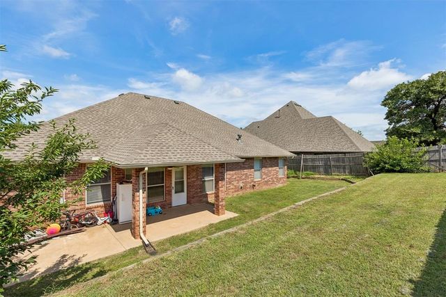 1980 Leslie Beachler Lane, Midwest City, OK 73130