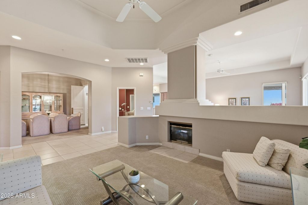 Image 11 of property listing at 33111 N 71ST Way, Scottsdale, AZ 85266