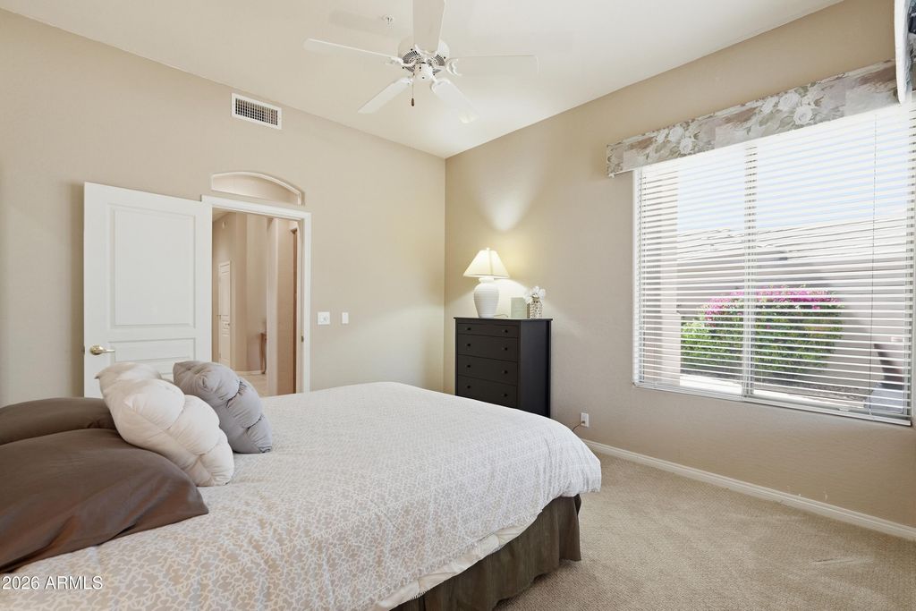 Image 15 of property listing at 33111 N 71ST Way, Scottsdale, AZ 85266