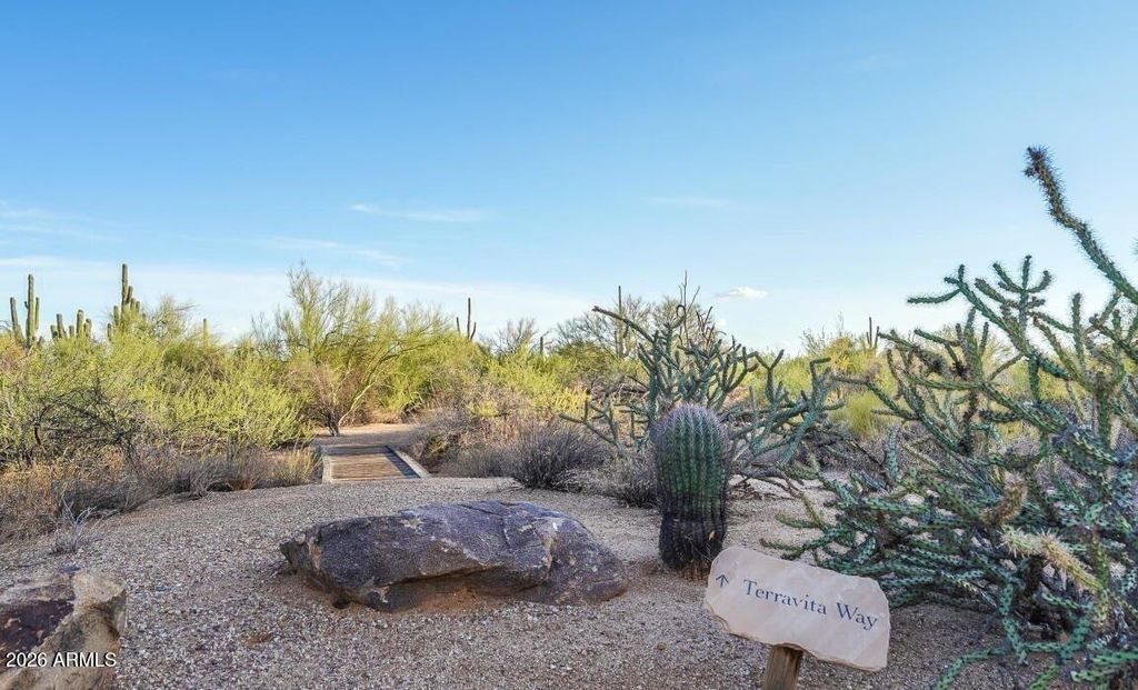 Image 36 of property listing at 33111 N 71ST Way, Scottsdale, AZ 85266