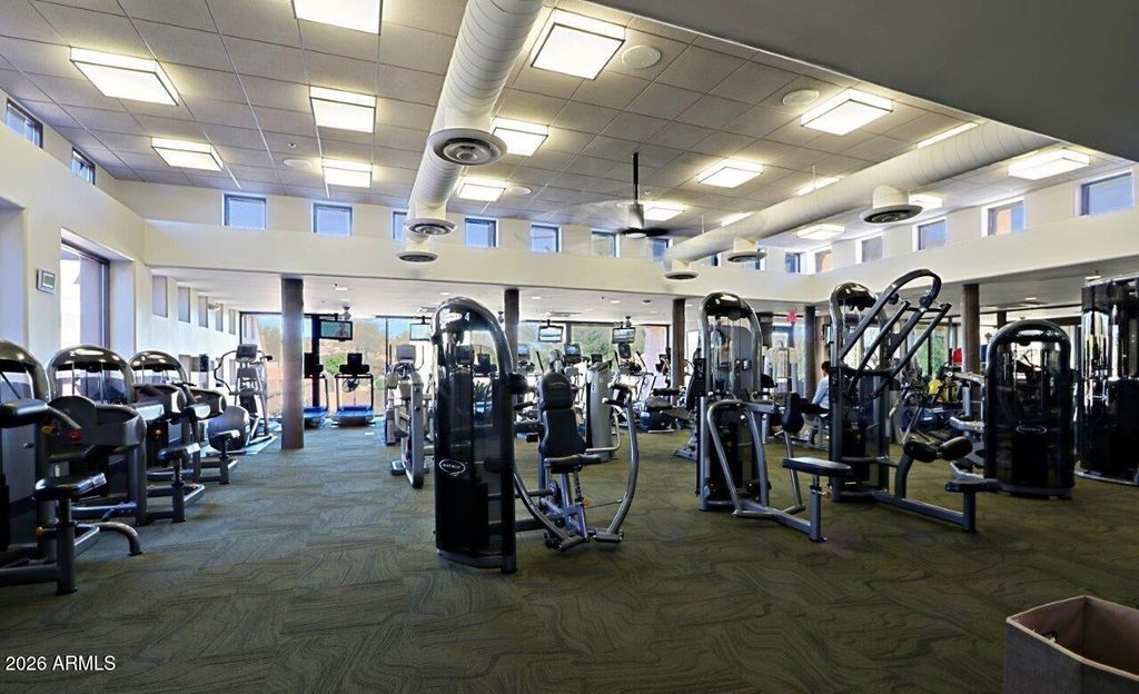 Image 37 of property listing at 33111 N 71ST Way, Scottsdale, AZ 85266