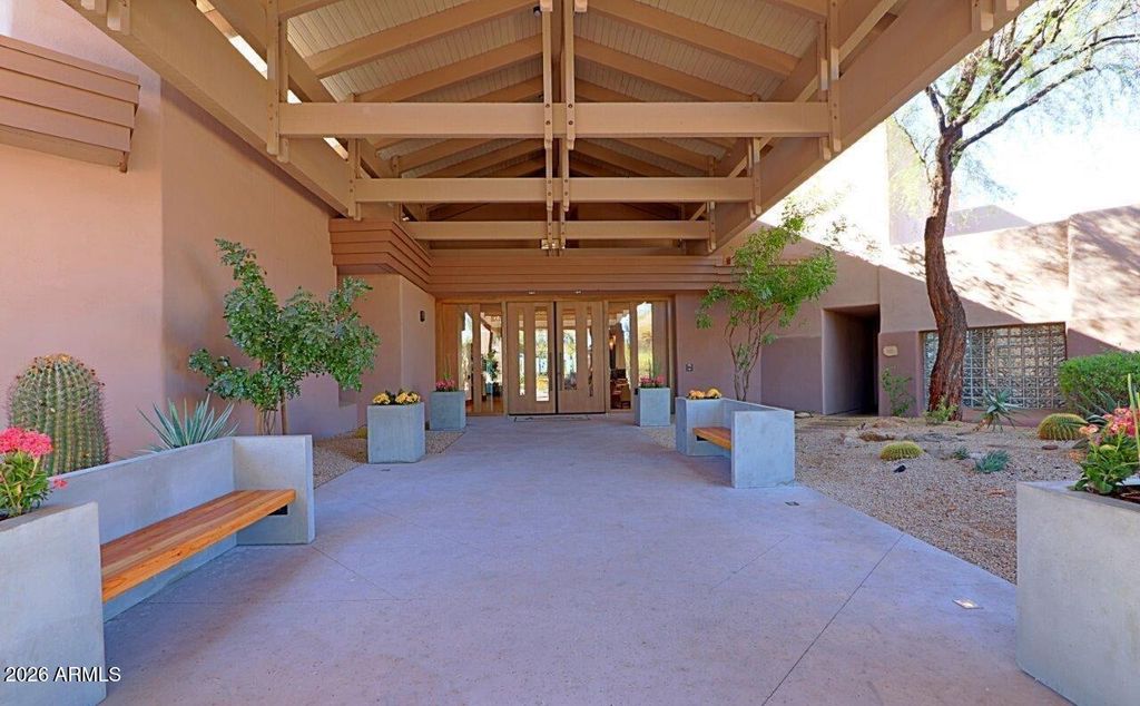 Image 43 of property listing at 33111 N 71ST Way, Scottsdale, AZ 85266