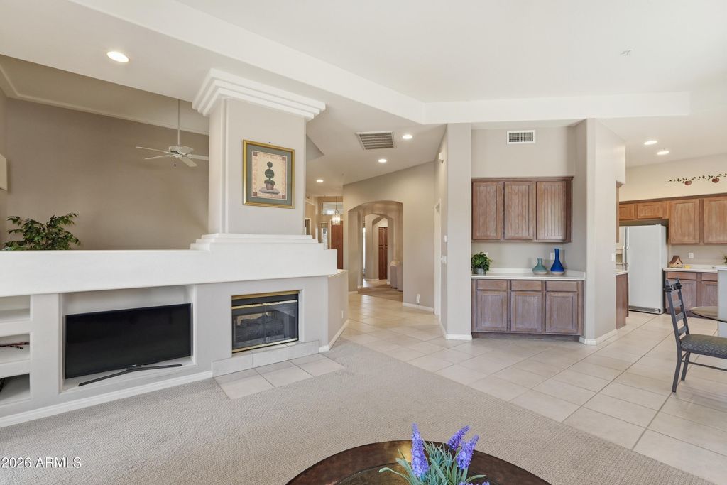 Image 6 of property listing at 33111 N 71ST Way, Scottsdale, AZ 85266