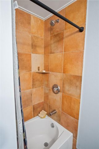 1962 Avenue H, Crystal Beach, TX 77650
