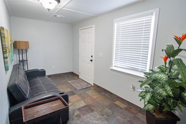 1962 Avenue H, Crystal Beach, TX 77650