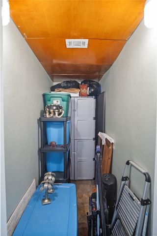 1962 Avenue H, Crystal Beach, TX 77650
