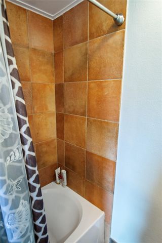 1962 Avenue H, Crystal Beach, TX 77650