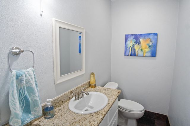 1962 Avenue H, Crystal Beach, TX 77650