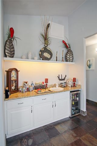 1962 Avenue H, Crystal Beach, TX 77650