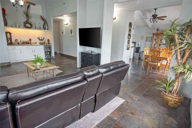 1962 Avenue H, Crystal Beach, TX 77650
