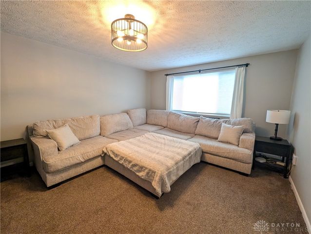 186 Katy Lane, Englewood, OH 45322