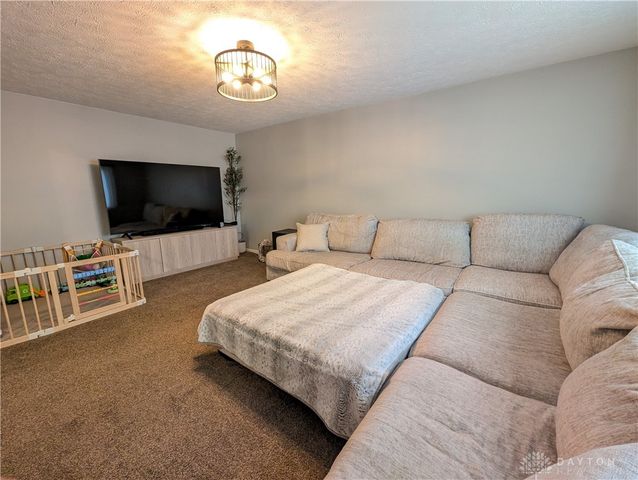 186 Katy Lane, Englewood, OH 45322