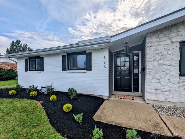 186 Katy Lane, Englewood, OH 45322