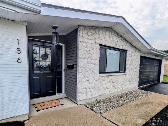 186 Katy Lane, Englewood, OH 45322