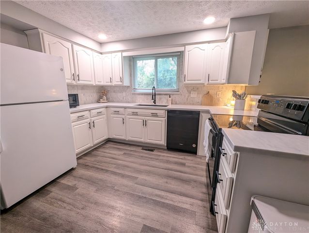 186 Katy Lane, Englewood, OH 45322