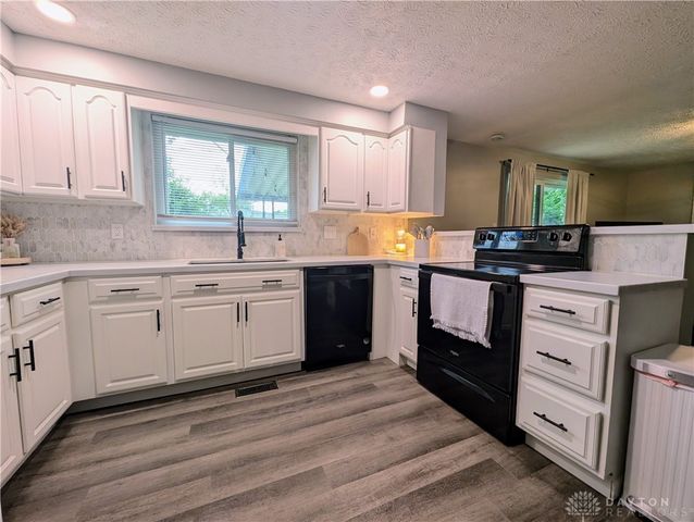 186 Katy Lane, Englewood, OH 45322