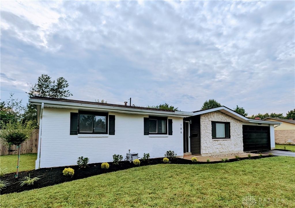 186 Katy Lane, Englewood, OH 45322