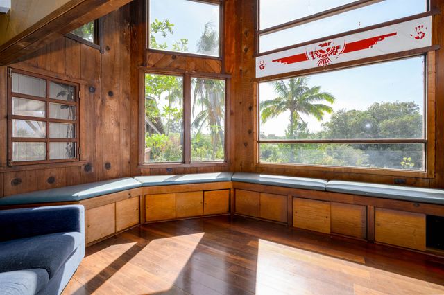 810 Upper Ulumalu Rd, Haiku, HI 96708