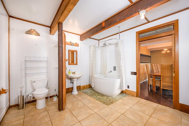 810 Upper Ulumalu Rd, Haiku, HI 96708