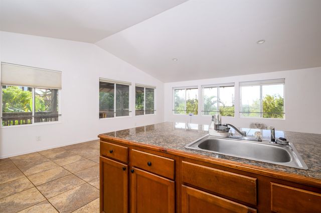 810 Upper Ulumalu Rd, Haiku, HI 96708