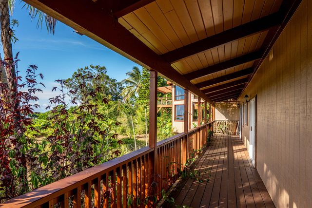 810 Upper Ulumalu Rd, Haiku, HI 96708