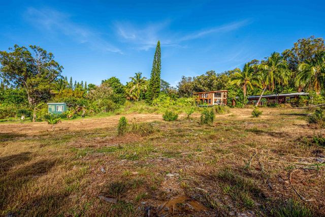 810 Upper Ulumalu Rd, Haiku, HI 96708