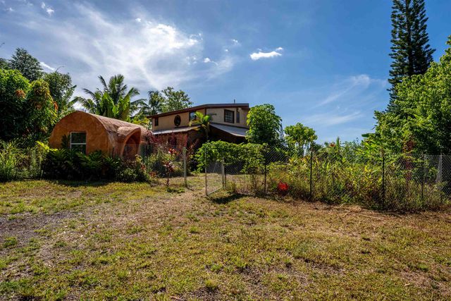810 Upper Ulumalu Rd, Haiku, HI 96708