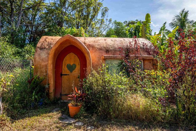 810 Upper Ulumalu Rd, Haiku, HI 96708