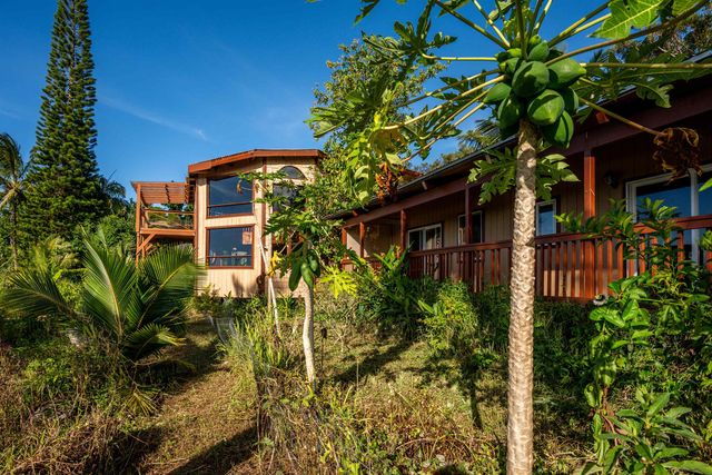 810 Upper Ulumalu Rd, Haiku, HI 96708