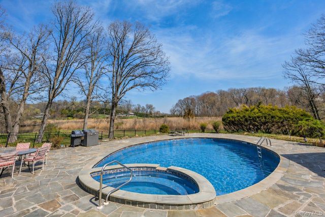 235 Centre Island Road, Centre Island, NY 11771