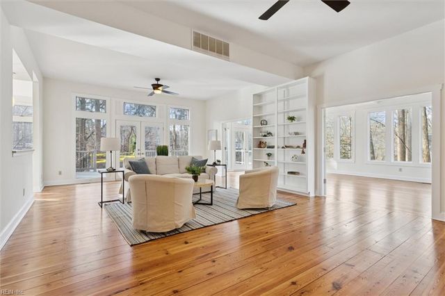 16 Mile CRSE, Williamsburg, VA 23185