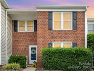 10929 Winterbourne Court, Charlotte, NC 28277