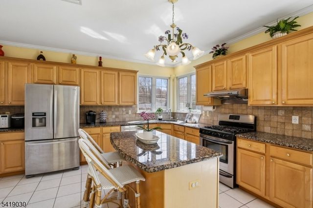 11 Windemere Ct, Hanover Twp., NJ 07981